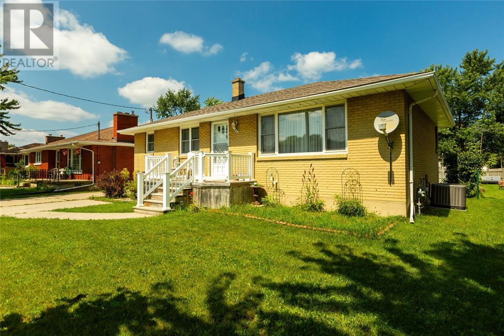 784 GUTHRIE DRIVE West