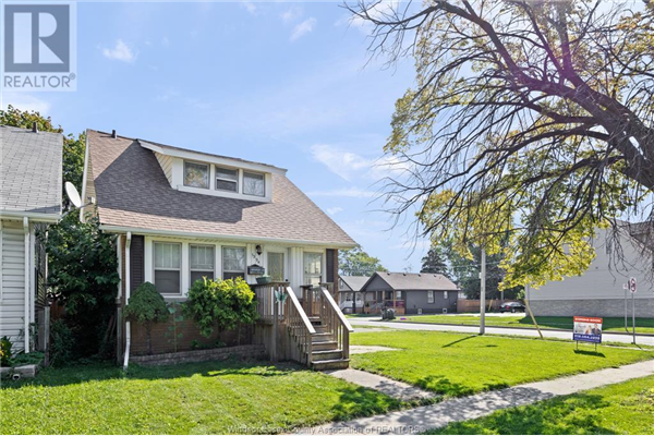 1394 HOWARD AVENUE, Windsor
