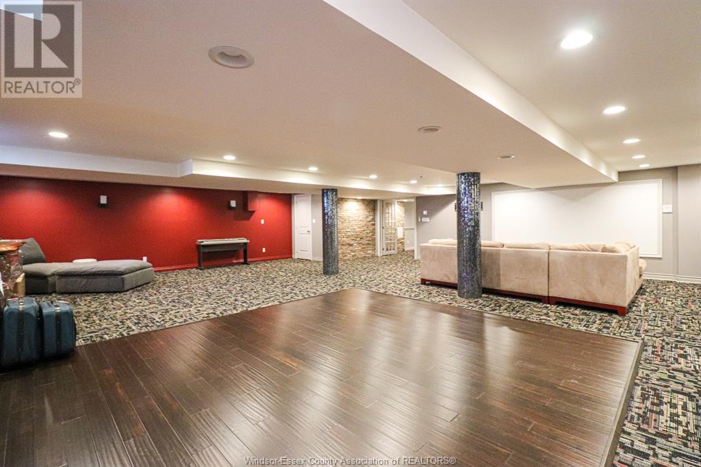 463 RUSSELL WOODS ROAD