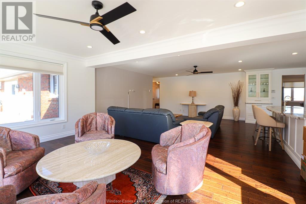 463 RUSSELL WOODS ROAD