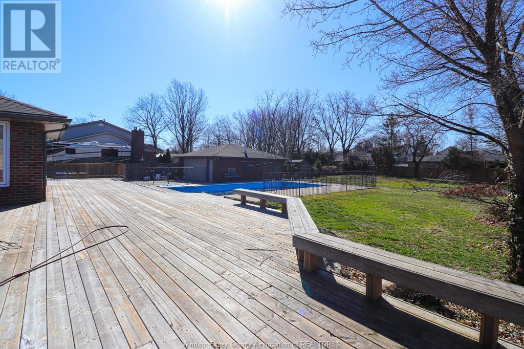 463 RUSSELL WOODS ROAD