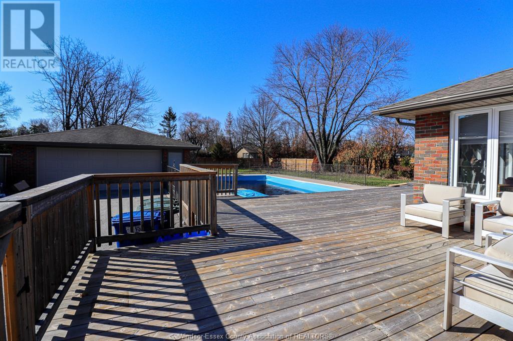 463 RUSSELL WOODS ROAD