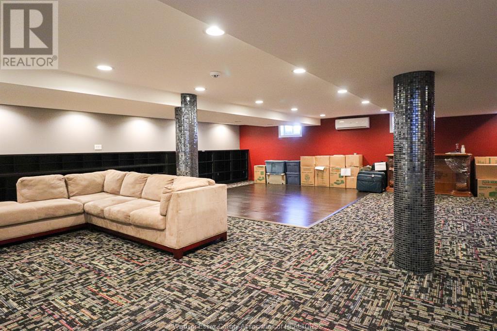 463 RUSSELL WOODS ROAD
