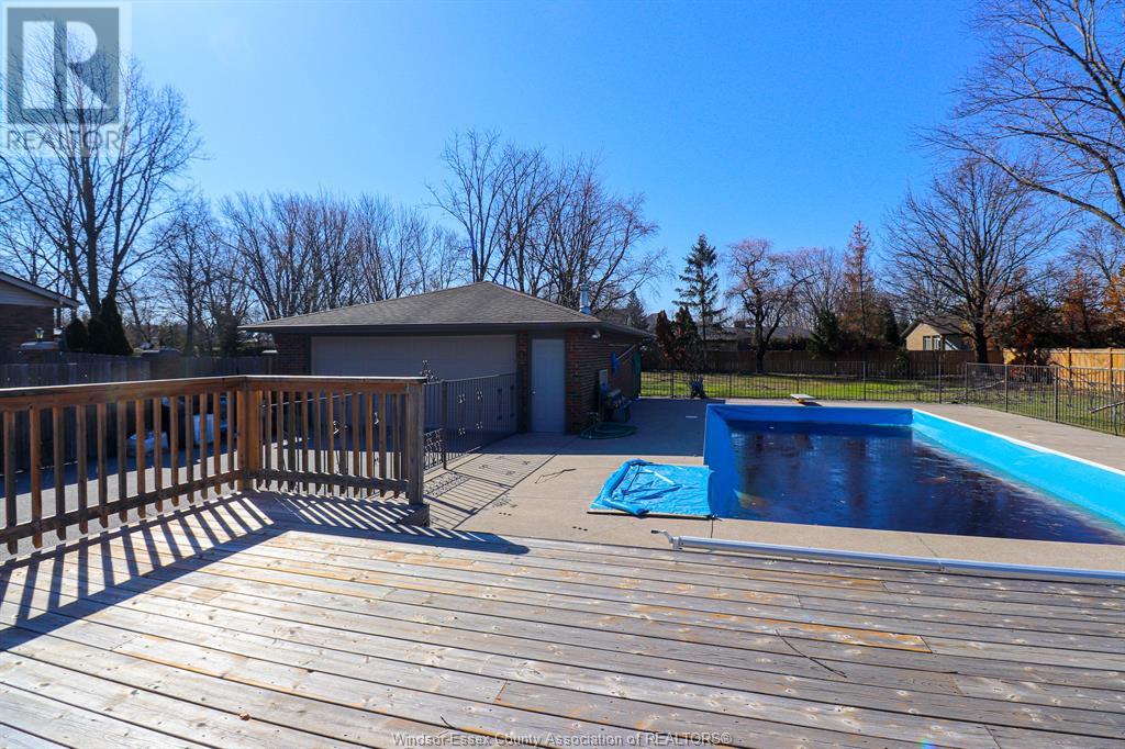 463 RUSSELL WOODS ROAD