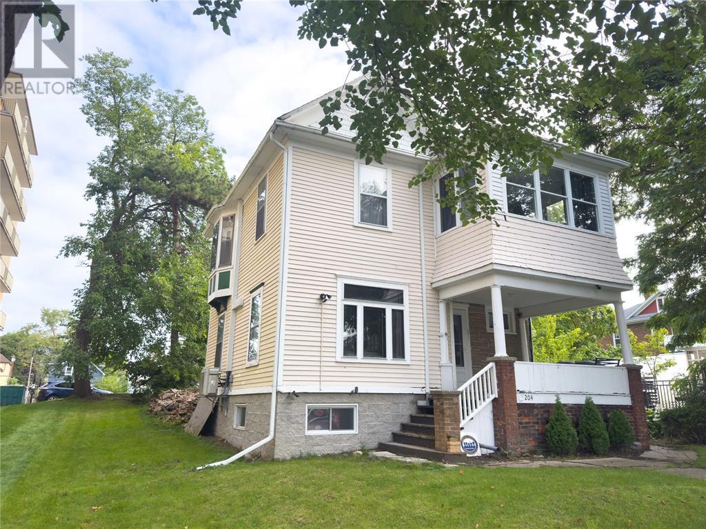 204 LONDON ROAD