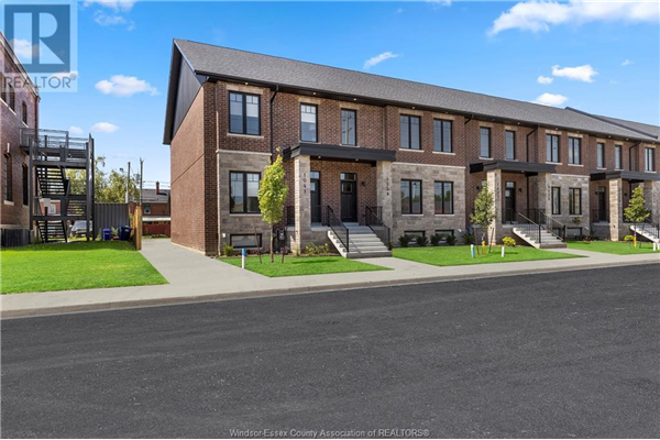 1019 WALKER, Windsor