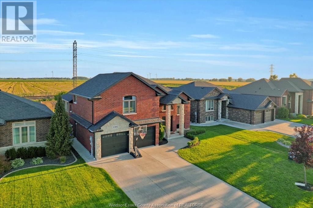 1302 DEER RUN TRAIL