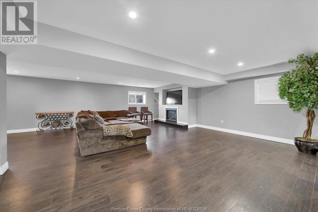 1302 DEER RUN TRAIL