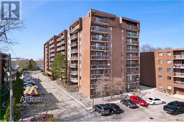 3936 WYANDOTTE STREET East Unit# 802, Windsor