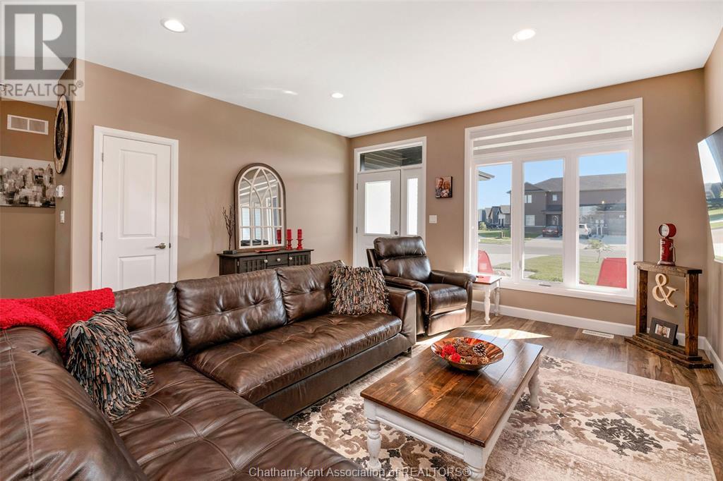166 MOONSTONE CRESCENT