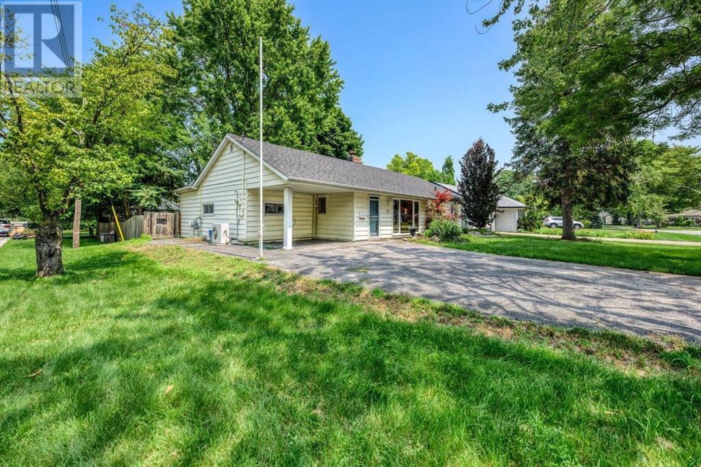 820 RETLAW DRIVE