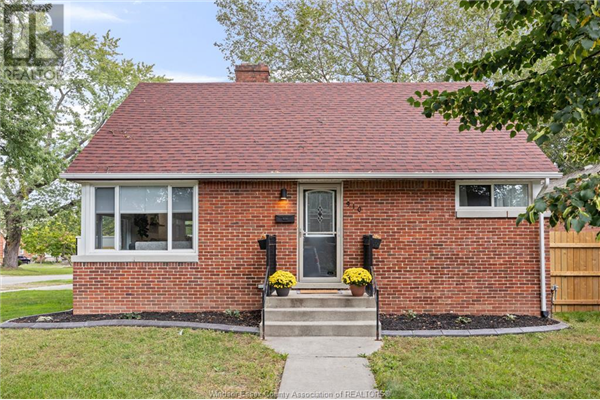 910 PRADO PLACE, Windsor