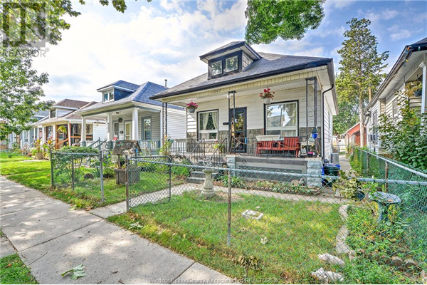 1067 HICKORY ROAD, Windsor