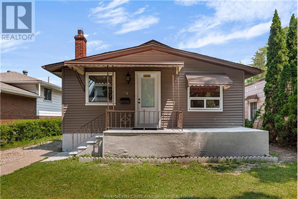 276 BELLEPERCHE PLACE, Windsor