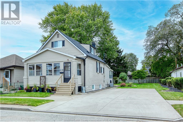875 Arthur, Windsor