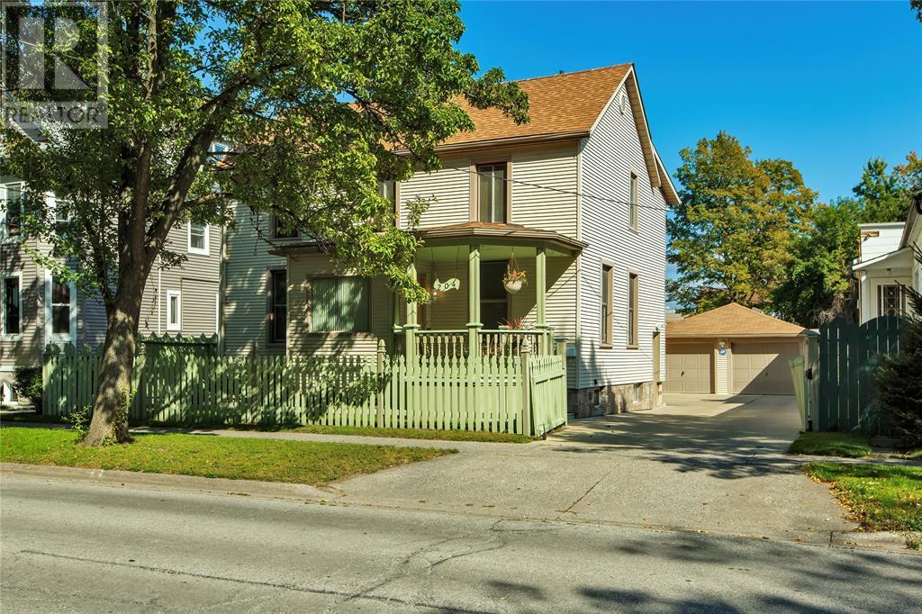 204 VIDAL STREET South