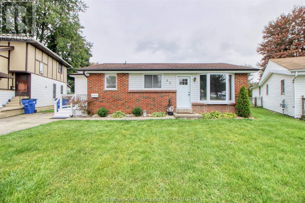65 Oriole PARKWAY