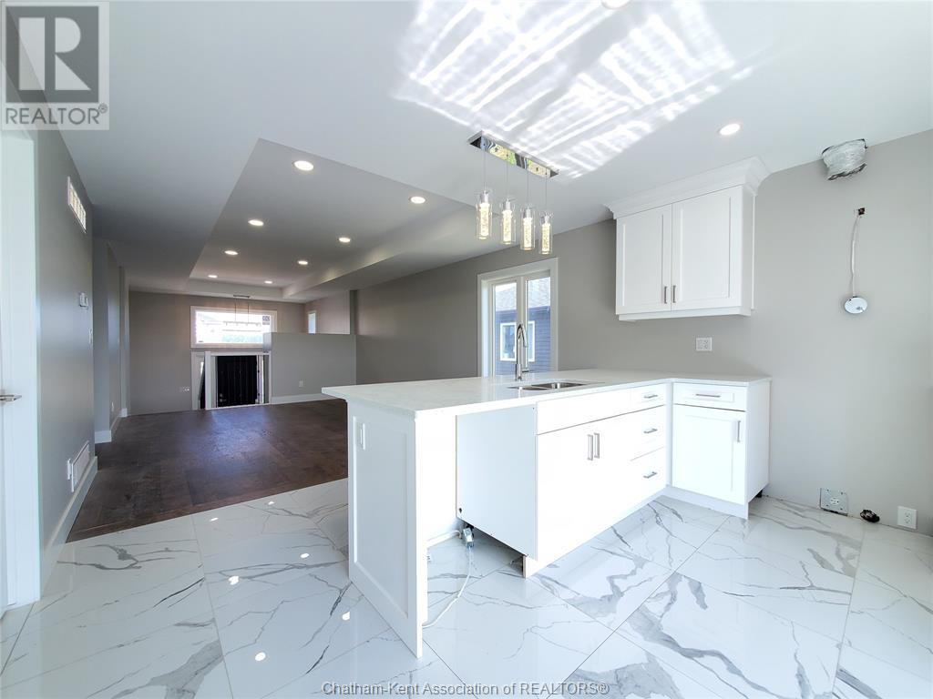 754 Keil DRIVE South
