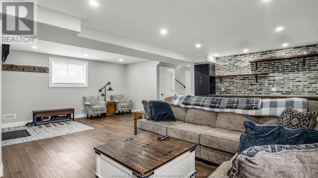 384 Erie View AVENUE