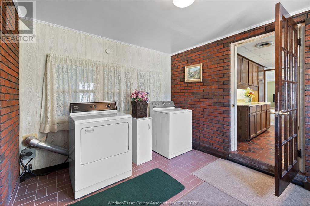 64 QUEEN STREET South