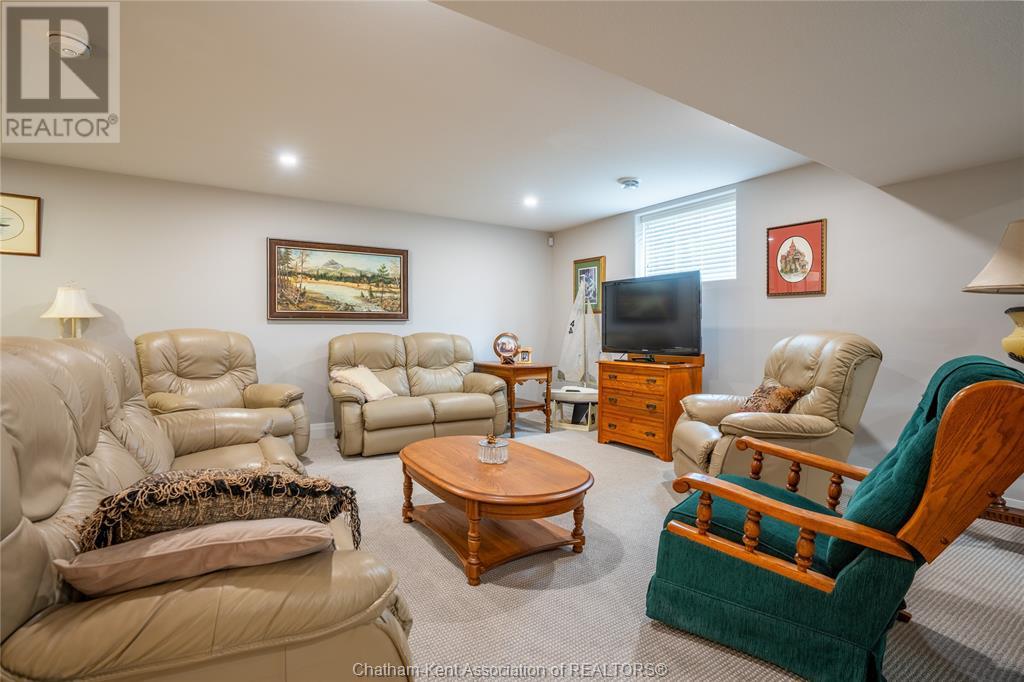 2 Bailey Ct