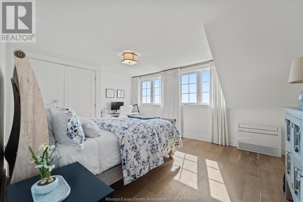 321 LAKEVIEW