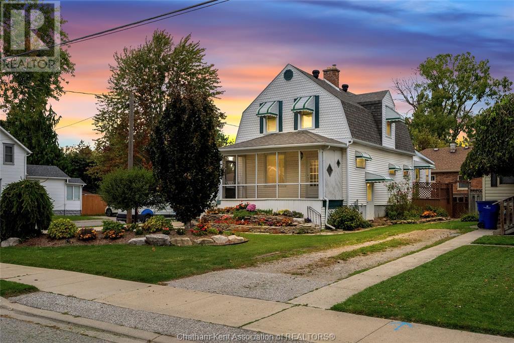 103 Robertson AVENUE