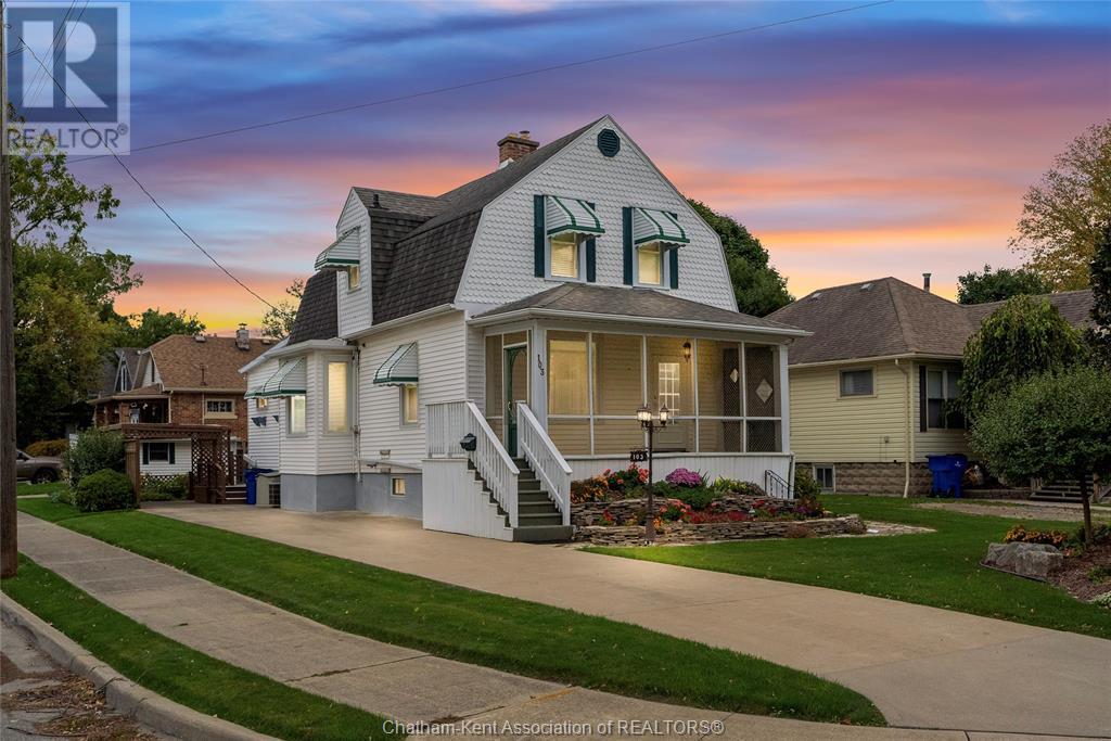 103 Robertson AVENUE