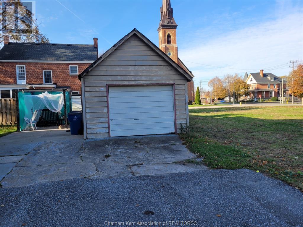 325 NELSON AVE