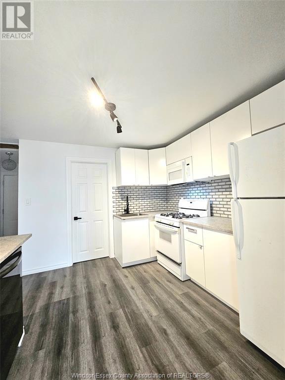 4 BOND AVENUE