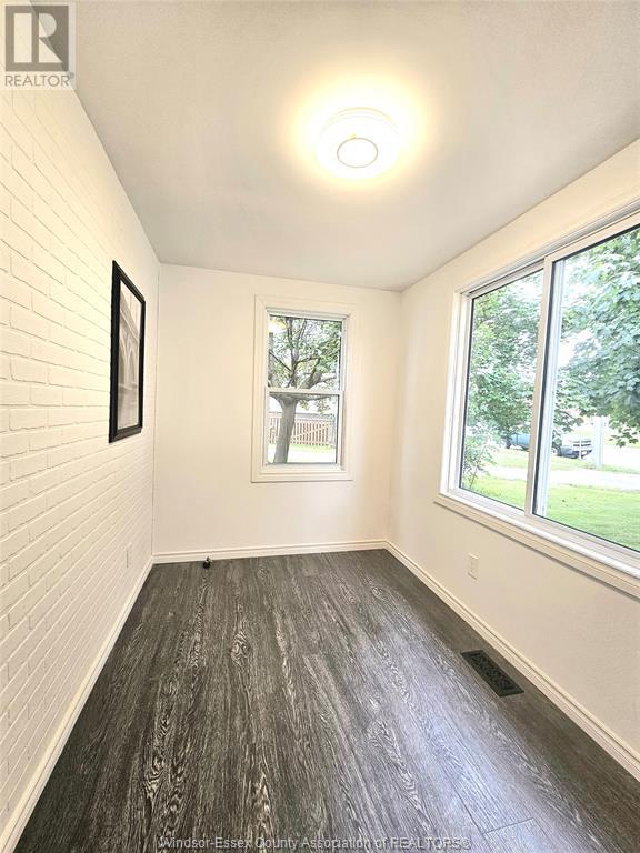 4 BOND AVENUE