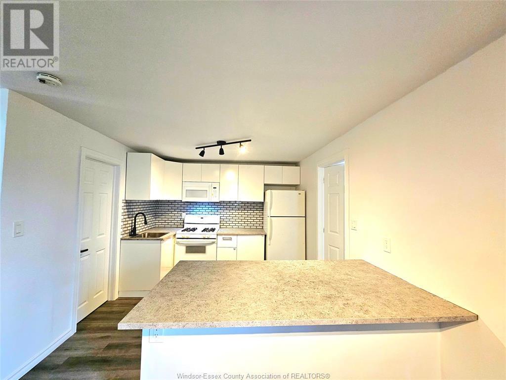 4 BOND AVENUE