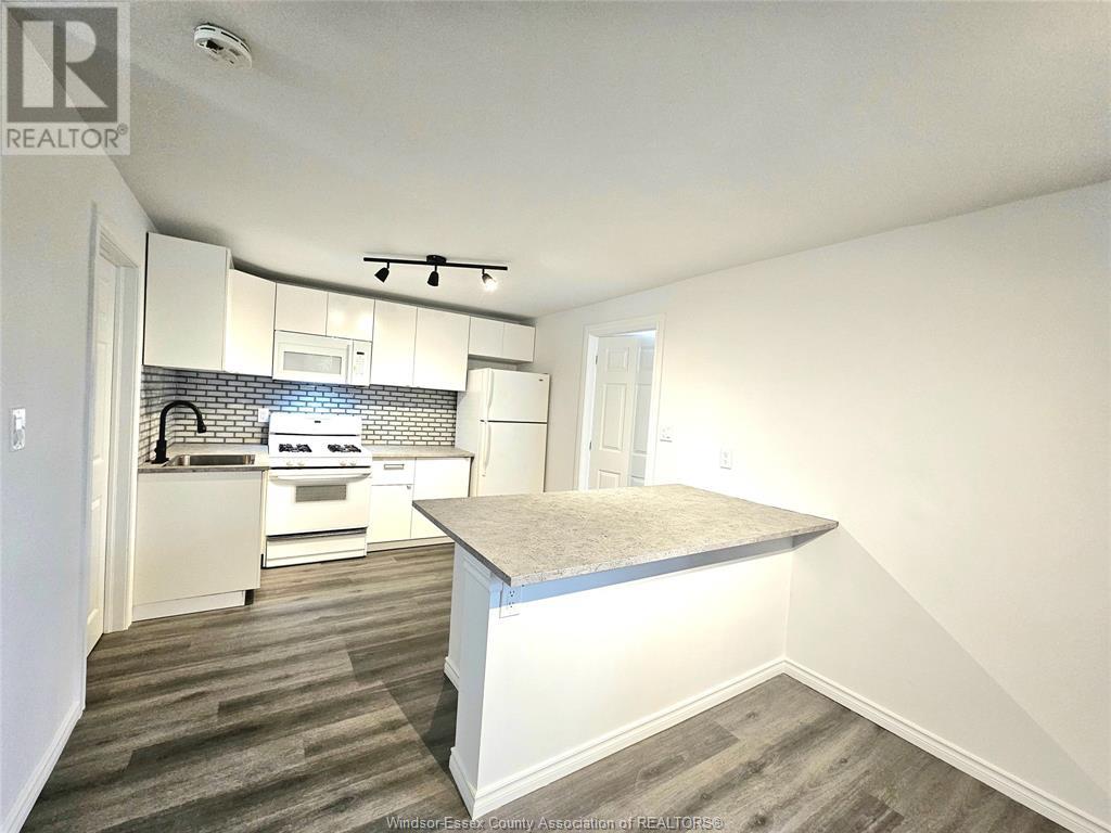4 BOND AVENUE