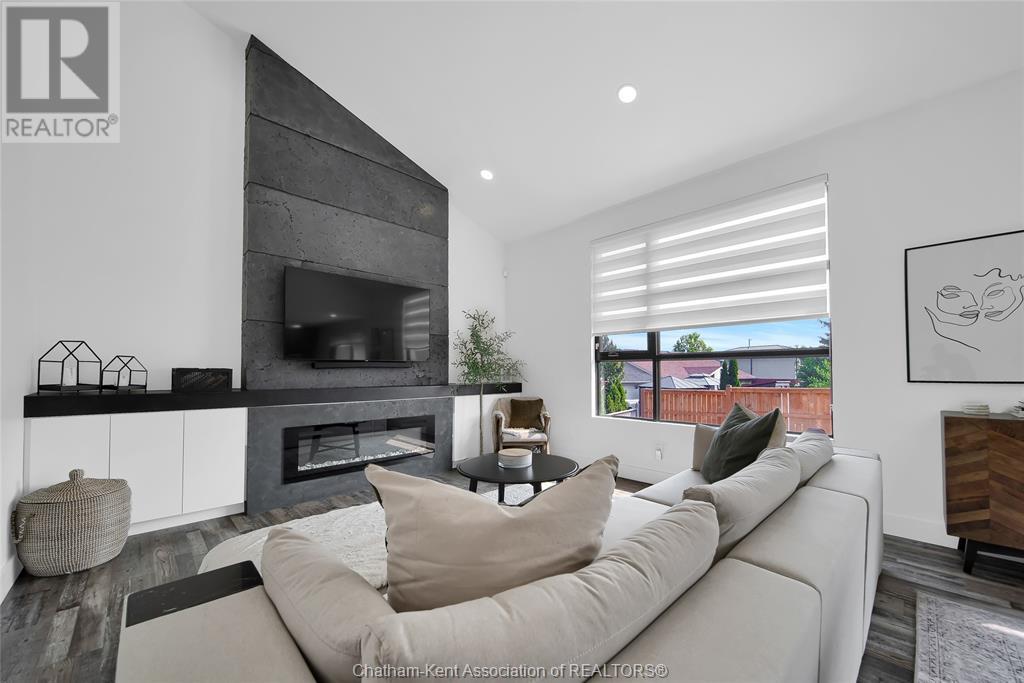 11 CHURCHILL PARK ROAD