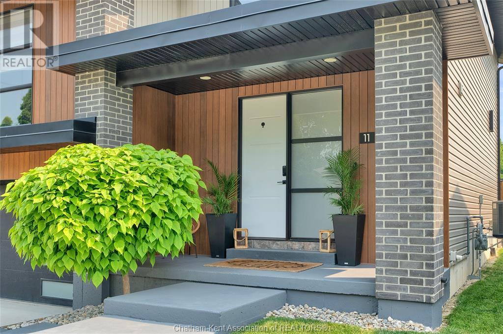 11 CHURCHILL PARK ROAD