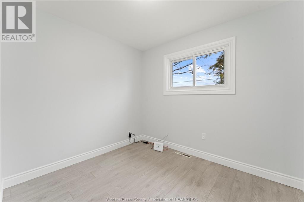 6043 CONCESSION RD 6 N