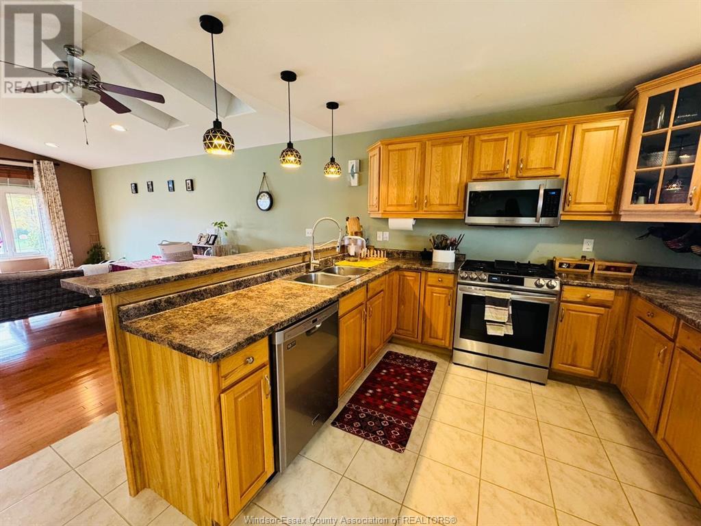 890 SOUTHWOOD DRIVE
