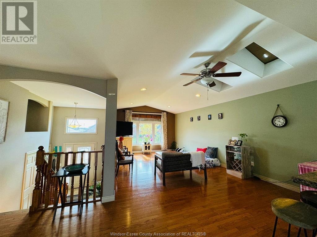 890 SOUTHWOOD DRIVE