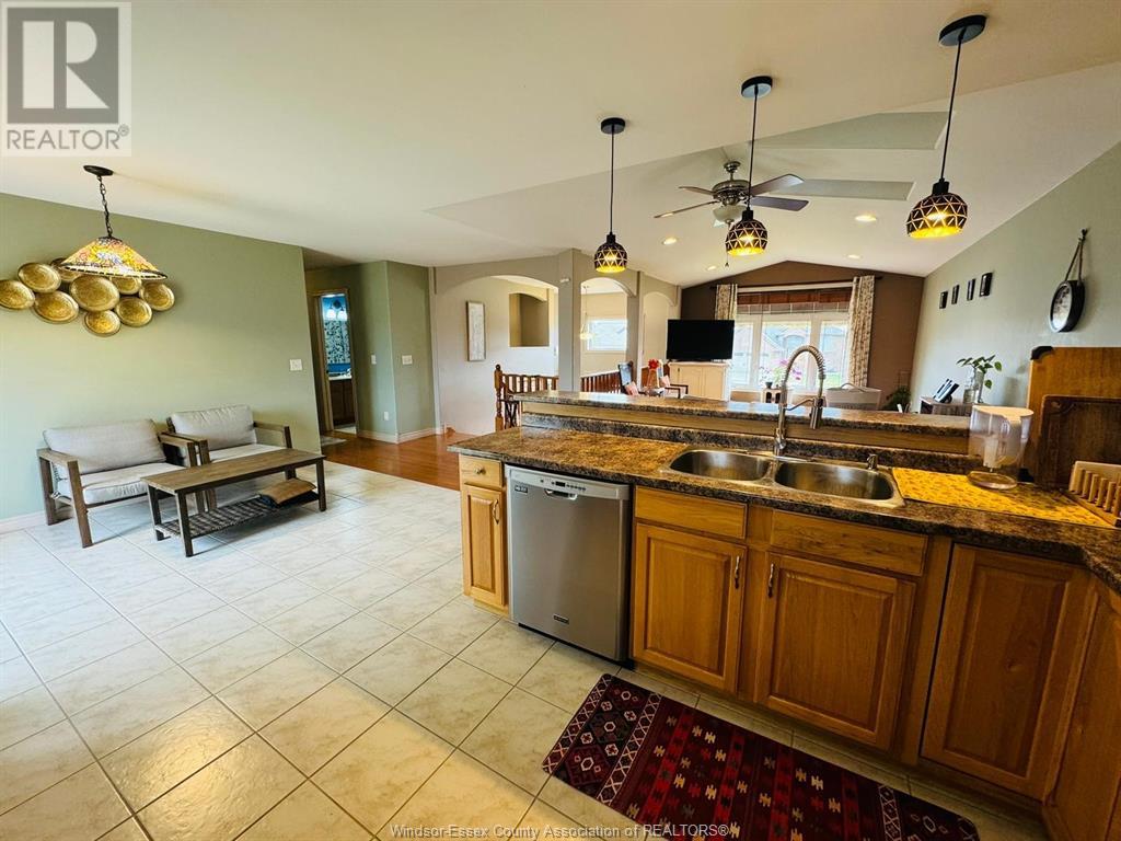 890 SOUTHWOOD DRIVE