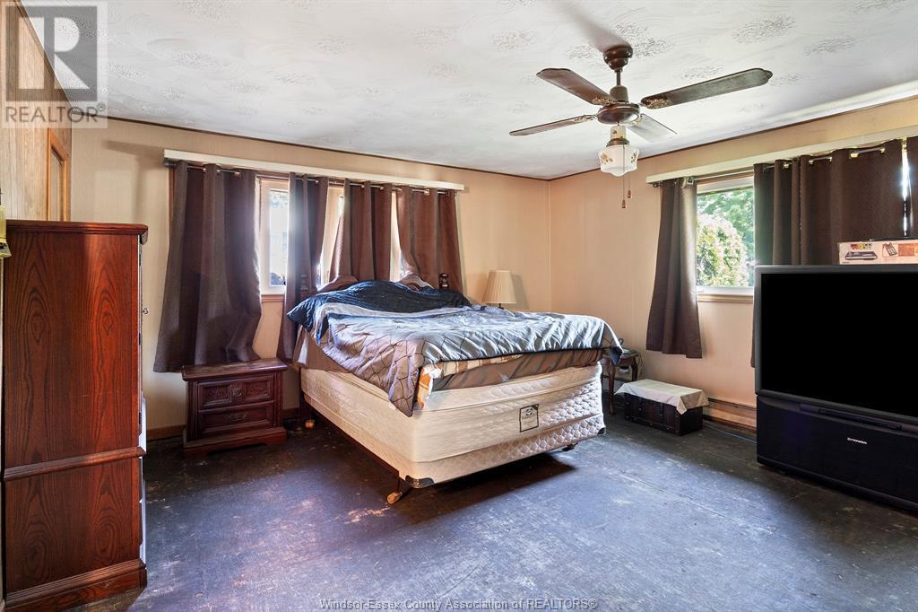 8 Rose AVENUE