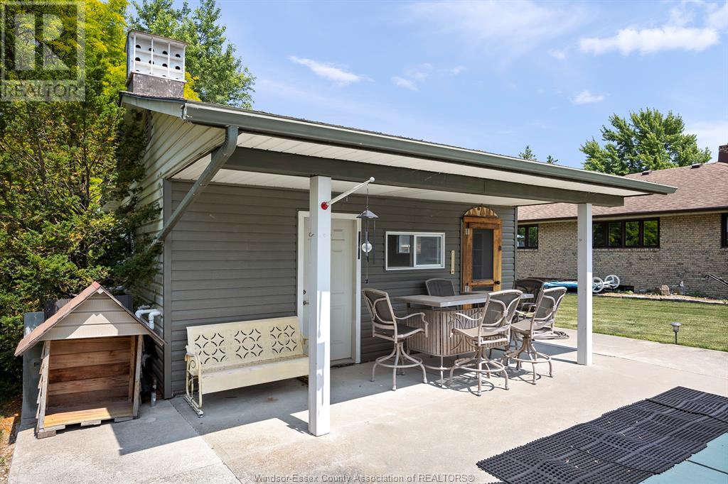 8 Rose AVENUE