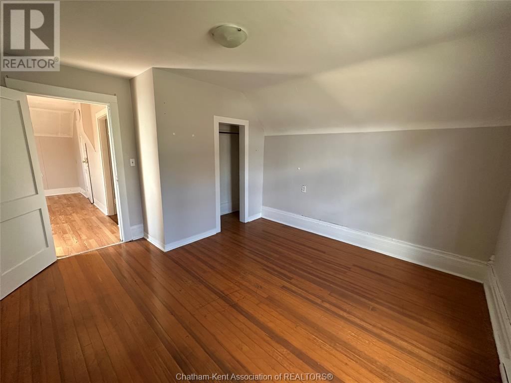 82 Taylor AVENUE