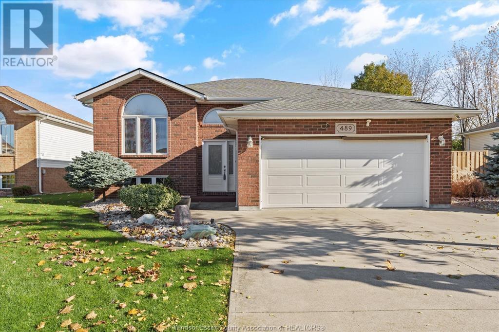 489 CHAMPLAIN COURT