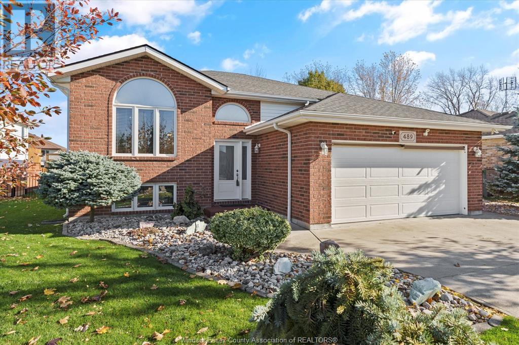 489 CHAMPLAIN COURT