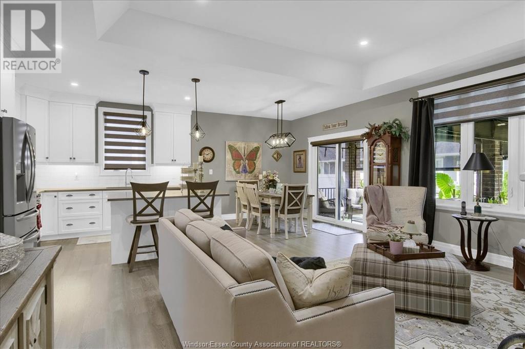 389 Brunmar CRESCENT