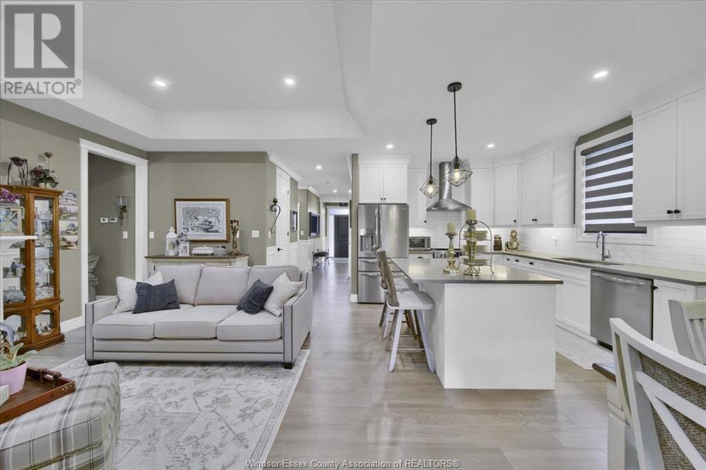 389 Brunmar CRESCENT