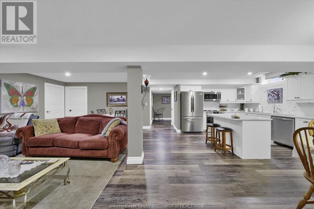 389 Brunmar CRESCENT