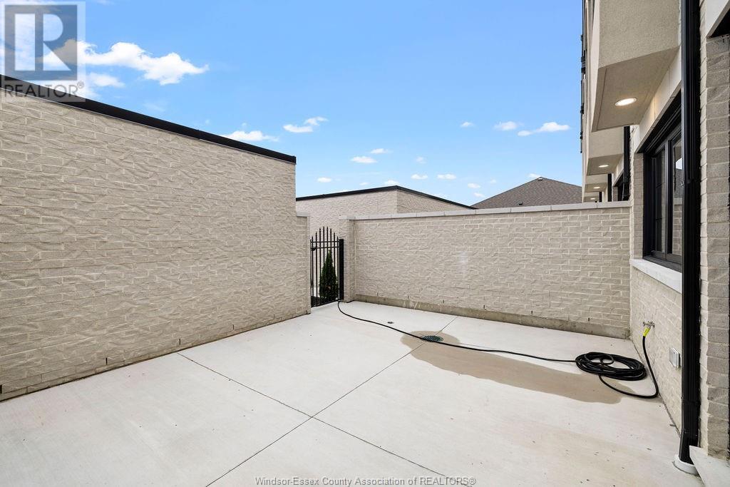 864 PARK AVENUE West