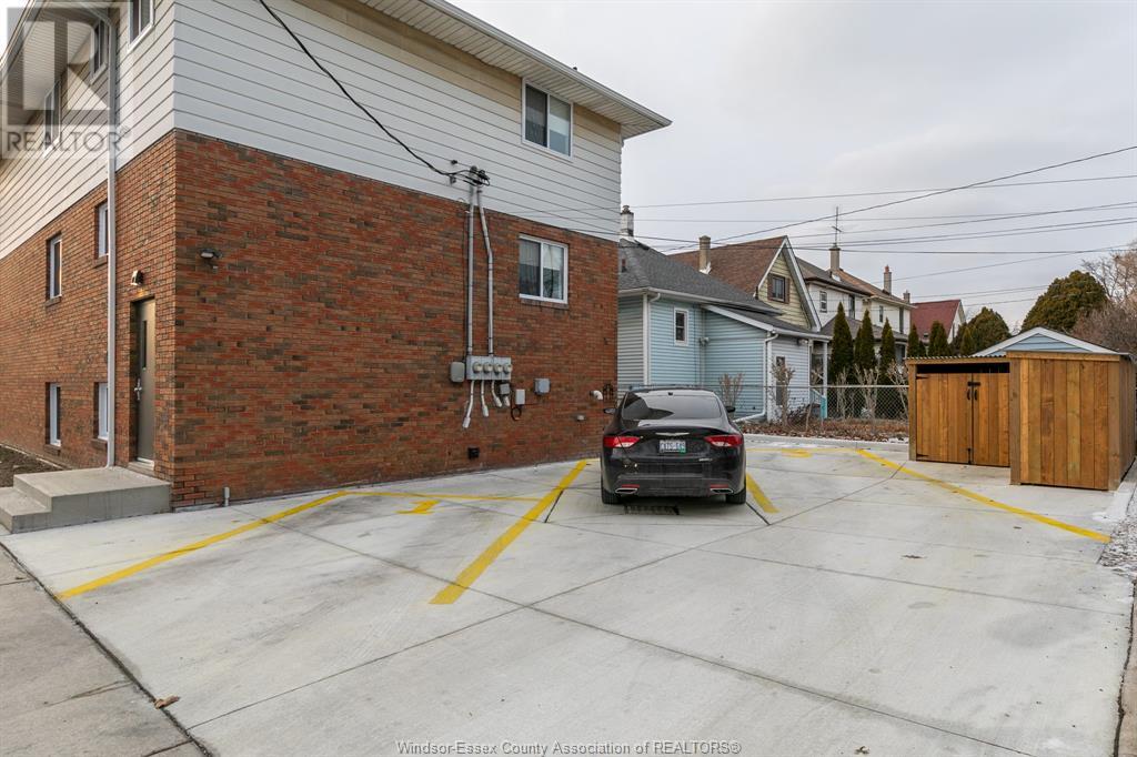 1092 GLADSTONE AVENUE Unit# 3, #3