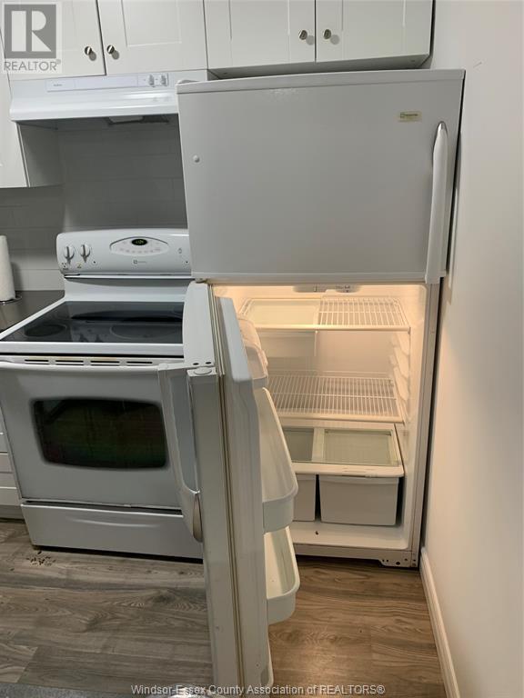 2329 ELSMERE